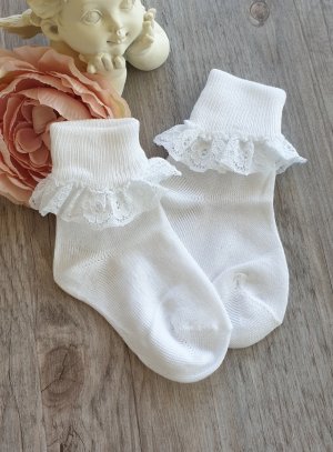 Petites chaussettes blanches à froufrous