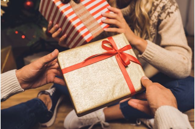 Des idées cadeaux de Noël pour les jeunes couples