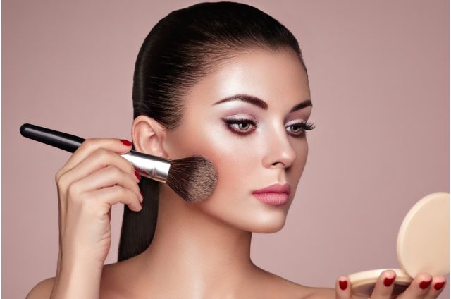 Tuto : Un maquillage pour un look frais en seulement 5 minutes!