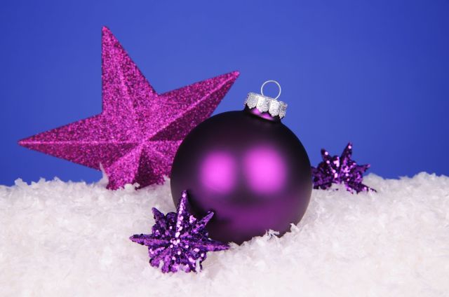 Une décoration de Noël violette